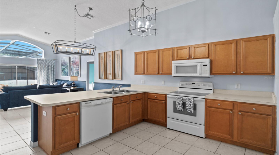 DAVENPORT, Florida 33897, 4 Bedrooms Bedrooms, ,3 BathroomsBathrooms,Residential,For Sale,SEVILLA,0,MFRO6326953