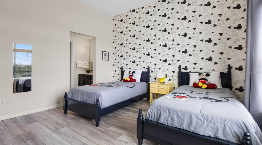 KISSIMMEE, Florida 34747, 7 Bedrooms Bedrooms, ,5 BathroomsBathrooms,Residential,For Sale,SUNSHINE RIDGE,0,MFRS5138217