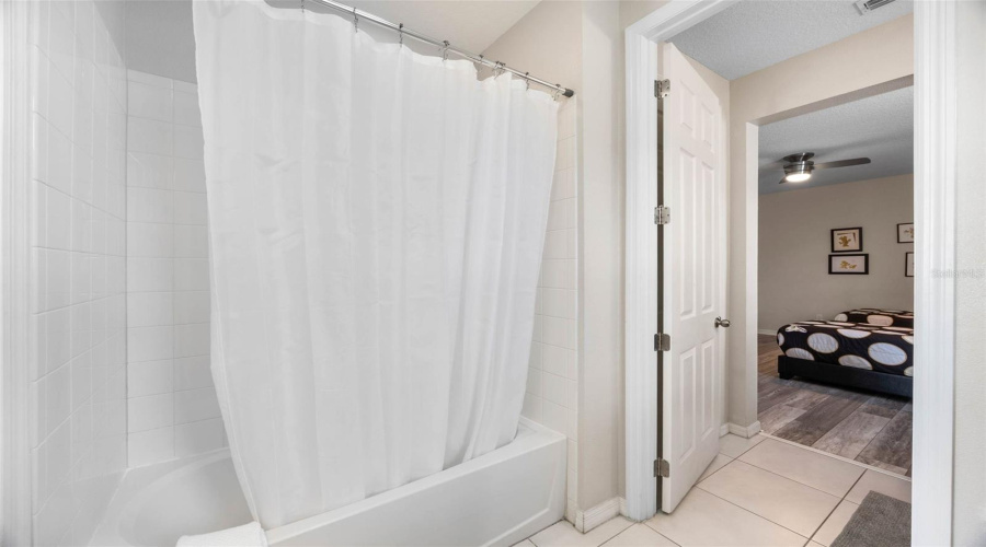 KISSIMMEE, Florida 34747, 7 Bedrooms Bedrooms, ,5 BathroomsBathrooms,Residential,For Sale,SUNSHINE RIDGE,0,MFRS5138217