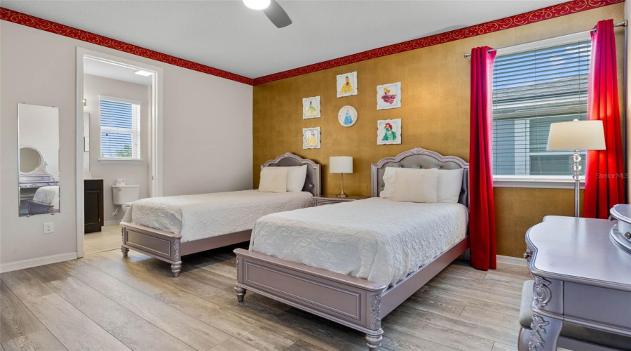 KISSIMMEE, Florida 34747, 7 Bedrooms Bedrooms, ,5 BathroomsBathrooms,Residential,For Sale,SUNSHINE RIDGE,0,MFRS5138217