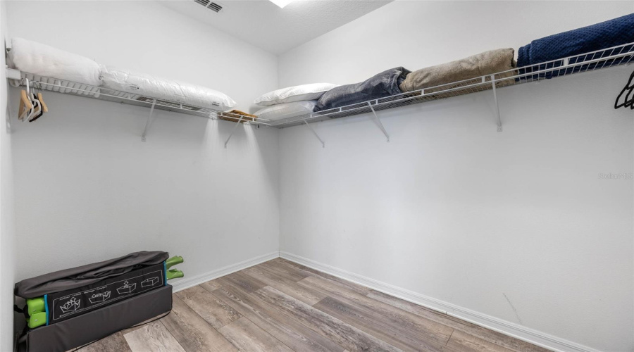 KISSIMMEE, Florida 34747, 7 Bedrooms Bedrooms, ,5 BathroomsBathrooms,Residential,For Sale,SUNSHINE RIDGE,0,MFRS5138217