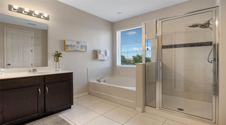 KISSIMMEE, Florida 34747, 7 Bedrooms Bedrooms, ,5 BathroomsBathrooms,Residential,For Sale,SUNSHINE RIDGE,0,MFRS5138217