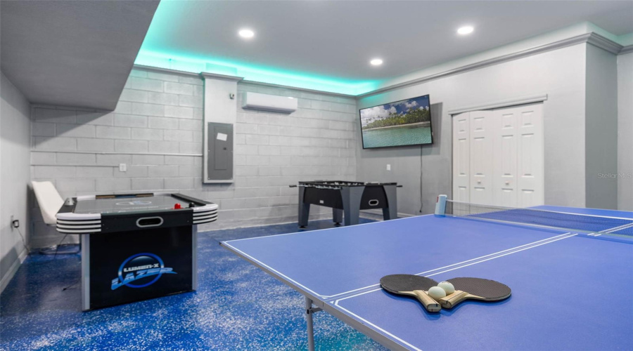 KISSIMMEE, Florida 34747, 7 Bedrooms Bedrooms, ,5 BathroomsBathrooms,Residential,For Sale,SUNSHINE RIDGE,0,MFRS5138217