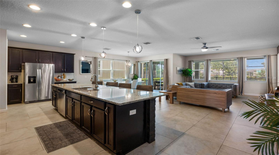 KISSIMMEE, Florida 34747, 7 Bedrooms Bedrooms, ,5 BathroomsBathrooms,Residential,For Sale,SUNSHINE RIDGE,0,MFRS5138217