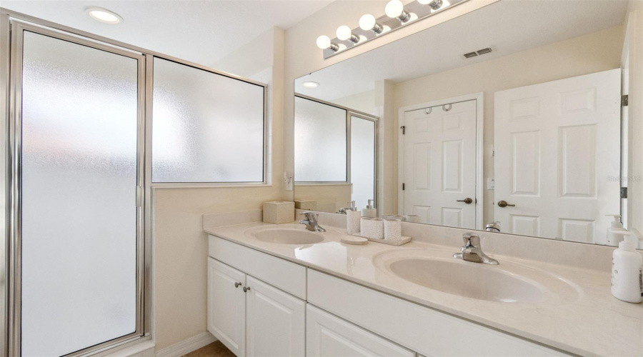 KISSIMMEE, Florida 34746, 4 Bedrooms Bedrooms, ,4 BathroomsBathrooms,Residential,For Sale,STELLA,0,MFRS5137285