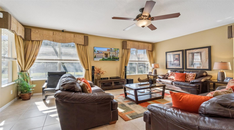 KISSIMMEE, Florida 34746, 4 Bedrooms Bedrooms, ,4 BathroomsBathrooms,Residential,For Sale,STELLA,0,MFRS5137285