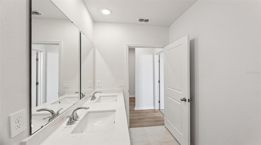 DAVENPORT, Florida 33837, 4 Bedrooms Bedrooms, ,2 BathroomsBathrooms,Residential,For Sale,MUD CANYON,0,MFRO6358401