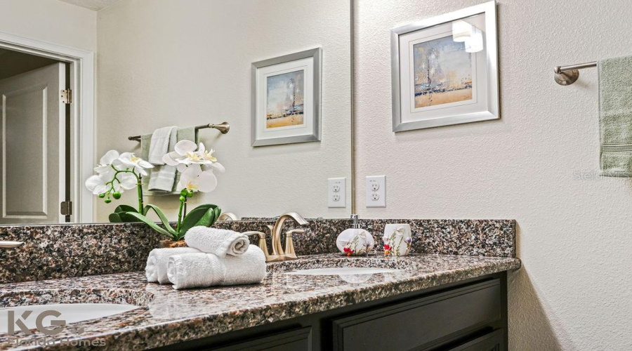 DAVENPORT, Florida 33896, 4 Bedrooms Bedrooms, ,3 BathroomsBathrooms,Residential,For Sale,DOGLEG DR,0,MFRS5124195