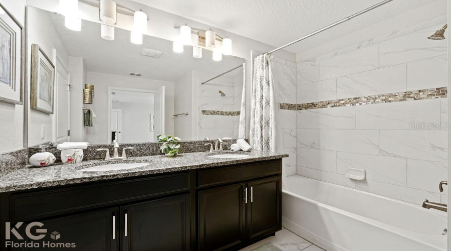 DAVENPORT, Florida 33896, 4 Bedrooms Bedrooms, ,3 BathroomsBathrooms,Residential,For Sale,DOGLEG DR,0,MFRS5124195