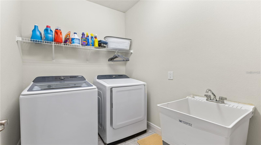 KISSIMMEE, Florida 34747, 5 Bedrooms Bedrooms, ,5 BathroomsBathrooms,Residential,For Sale,AUBURN,0,MFRS5138299