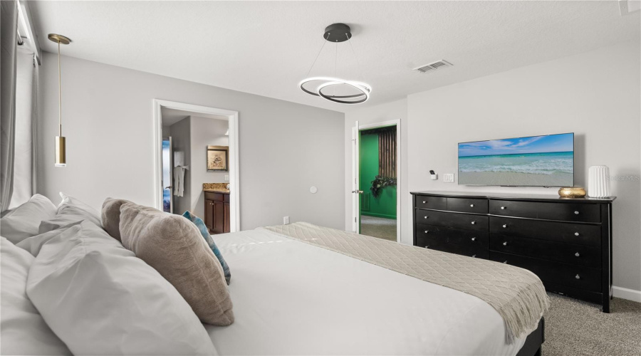 DAVENPORT, Florida 33896, 8 Bedrooms Bedrooms, ,5 BathroomsBathrooms,Residential,For Sale,BELLE TERRE,0,MFRO6359398