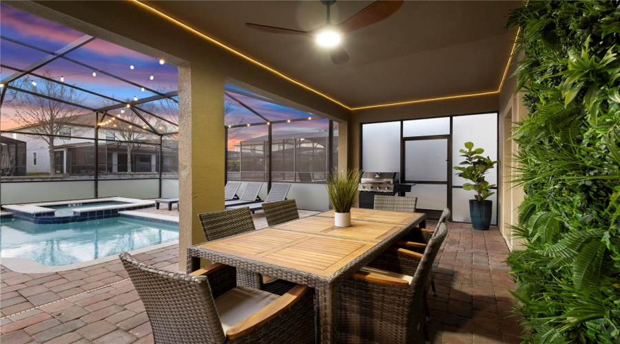 DAVENPORT, Florida 33896, 8 Bedrooms Bedrooms, ,5 BathroomsBathrooms,Residential,For Sale,BELLE TERRE,0,MFRO6359398