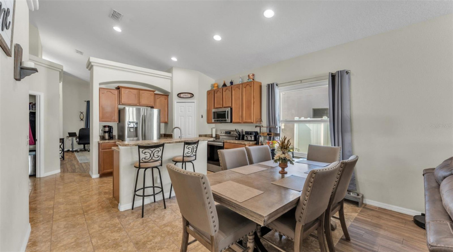 DAVENPORT, Florida 33837, 4 Bedrooms Bedrooms, ,3 BathroomsBathrooms,Residential,For Sale,BRIDGEFORD CROSSING,0,MFRL4957203