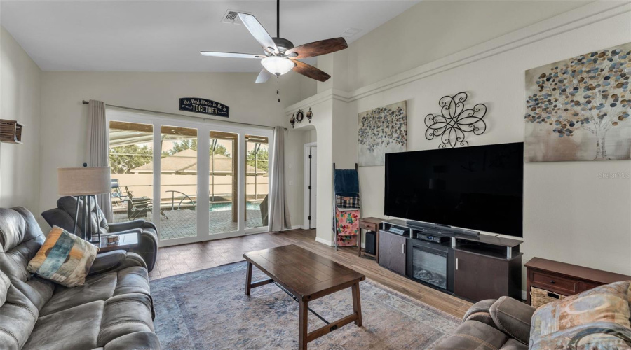 DAVENPORT, Florida 33837, 4 Bedrooms Bedrooms, ,3 BathroomsBathrooms,Residential,For Sale,BRIDGEFORD CROSSING,0,MFRL4957203