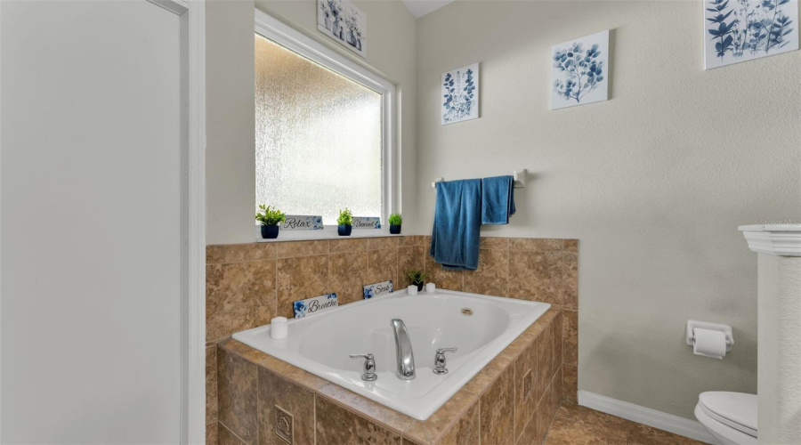 DAVENPORT, Florida 33837, 4 Bedrooms Bedrooms, ,3 BathroomsBathrooms,Residential,For Sale,BRIDGEFORD CROSSING,0,MFRL4957203