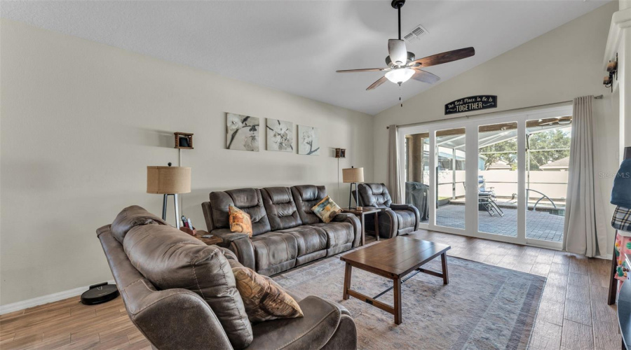 DAVENPORT, Florida 33837, 4 Bedrooms Bedrooms, ,3 BathroomsBathrooms,Residential,For Sale,BRIDGEFORD CROSSING,0,MFRL4957203