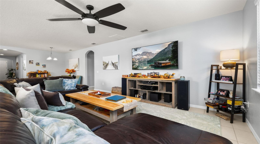 DAVENPORT, Florida 33837, 4 Bedrooms Bedrooms, ,2 BathroomsBathrooms,Residential,For Sale,WHIRLAWAY,0,MFRO6358268