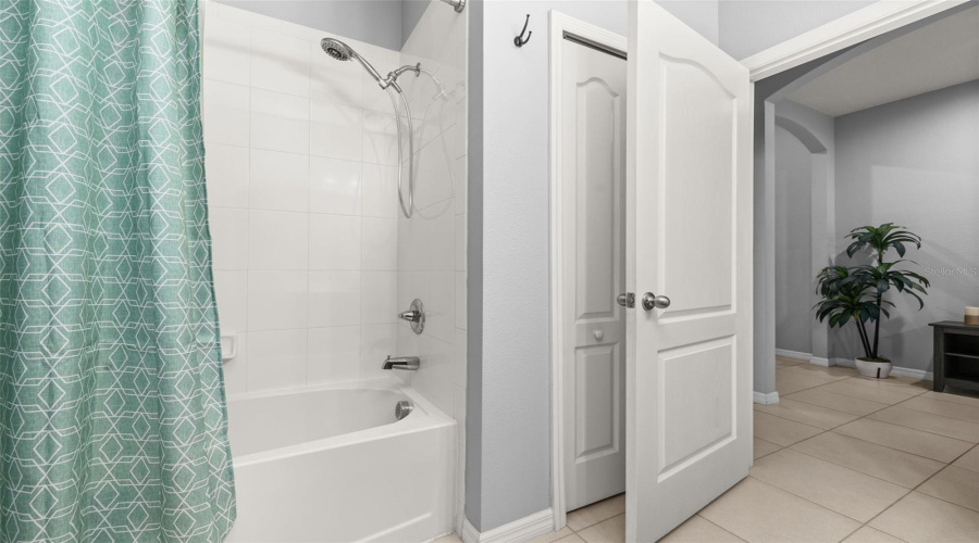 DAVENPORT, Florida 33837, 4 Bedrooms Bedrooms, ,2 BathroomsBathrooms,Residential,For Sale,WHIRLAWAY,0,MFRO6358268