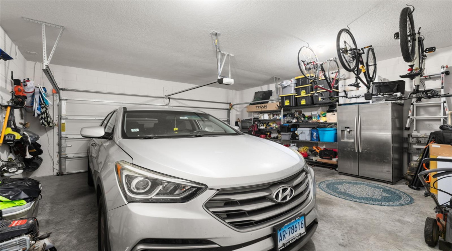 DAVENPORT, Florida 33837, 4 Bedrooms Bedrooms, ,2 BathroomsBathrooms,Residential,For Sale,WHIRLAWAY,0,MFRO6358268