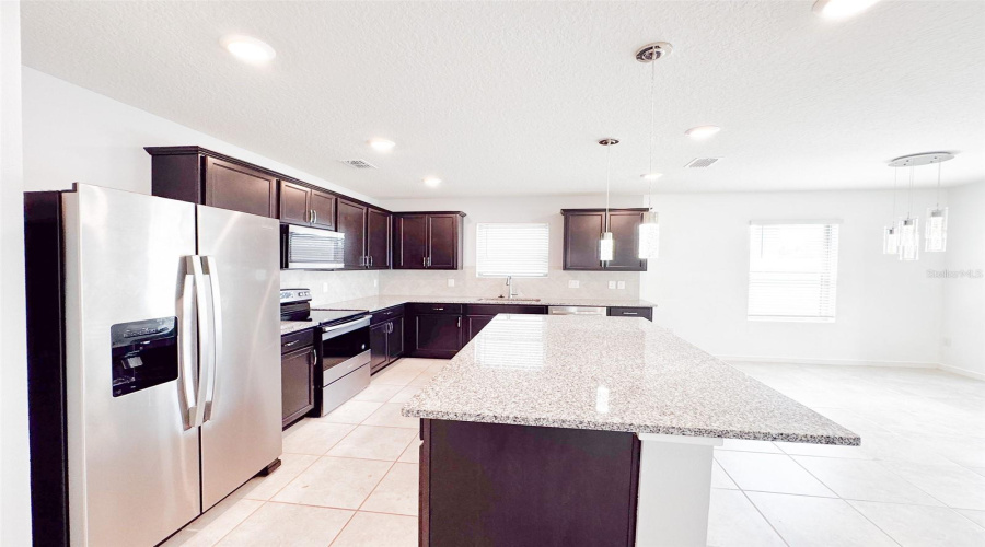 DAVENPORT, Florida 33837, 4 Bedrooms Bedrooms, ,2 BathroomsBathrooms,Residential,For Sale,CITRUS ISLE,0,MFRO6313341