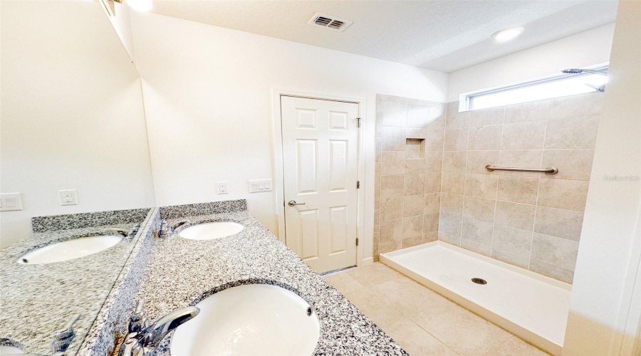 DAVENPORT, Florida 33837, 4 Bedrooms Bedrooms, ,2 BathroomsBathrooms,Residential,For Sale,CITRUS ISLE,0,MFRO6313341