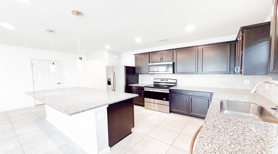 DAVENPORT, Florida 33837, 4 Bedrooms Bedrooms, ,2 BathroomsBathrooms,Residential,For Sale,CITRUS ISLE,0,MFRO6313341