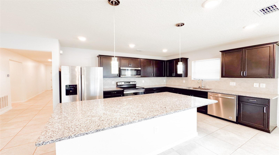 DAVENPORT, Florida 33837, 4 Bedrooms Bedrooms, ,2 BathroomsBathrooms,Residential,For Sale,CITRUS ISLE,0,MFRO6313341