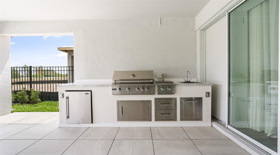 ORLANDO, Florida 32836, 4 Bedrooms Bedrooms, ,4 BathroomsBathrooms,Residential,For Sale,FENTON,0,MFRO6305190