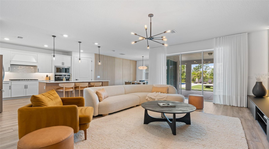 ORLANDO, Florida 32836, 4 Bedrooms Bedrooms, ,4 BathroomsBathrooms,Residential,For Sale,FENTON,0,MFRO6305190