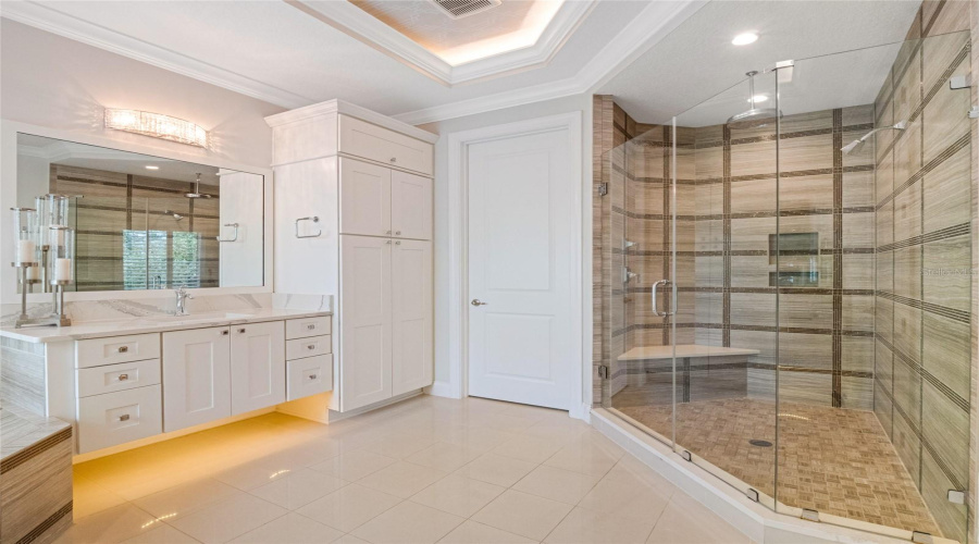 ORLANDO, Florida 32836, 6 Bedrooms Bedrooms, ,5 BathroomsBathrooms,Residential,For Sale,ROYAL ISLAND,0,MFRO6359619