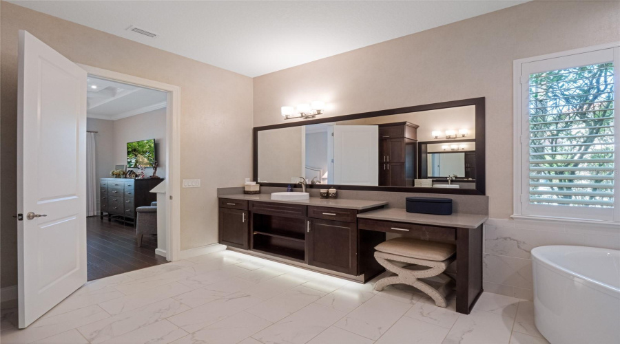 ORLANDO, Florida 32836, 6 Bedrooms Bedrooms, ,5 BathroomsBathrooms,Residential,For Sale,ROYAL ISLAND,0,MFRO6359619