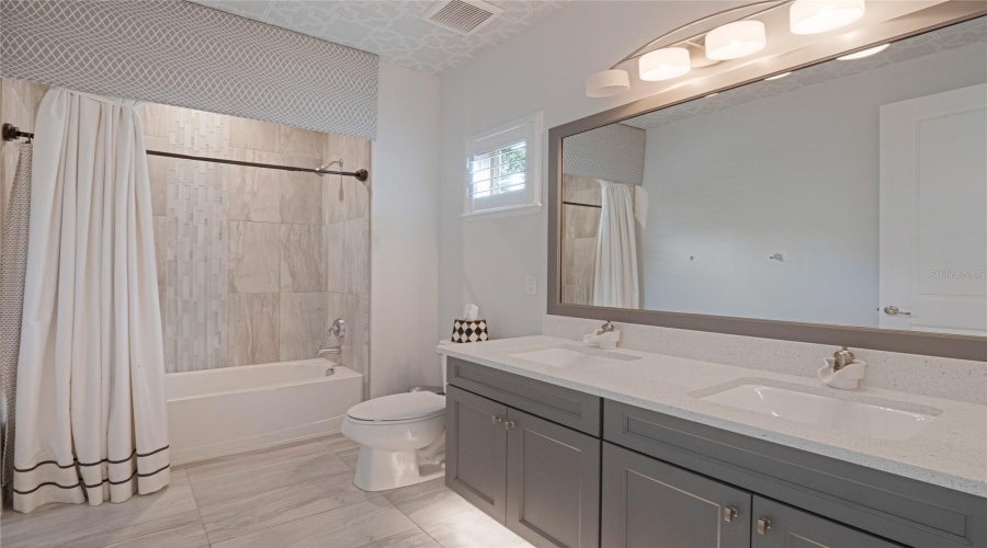 ORLANDO, Florida 32836, 6 Bedrooms Bedrooms, ,5 BathroomsBathrooms,Residential,For Sale,ROYAL ISLAND,0,MFRO6359619