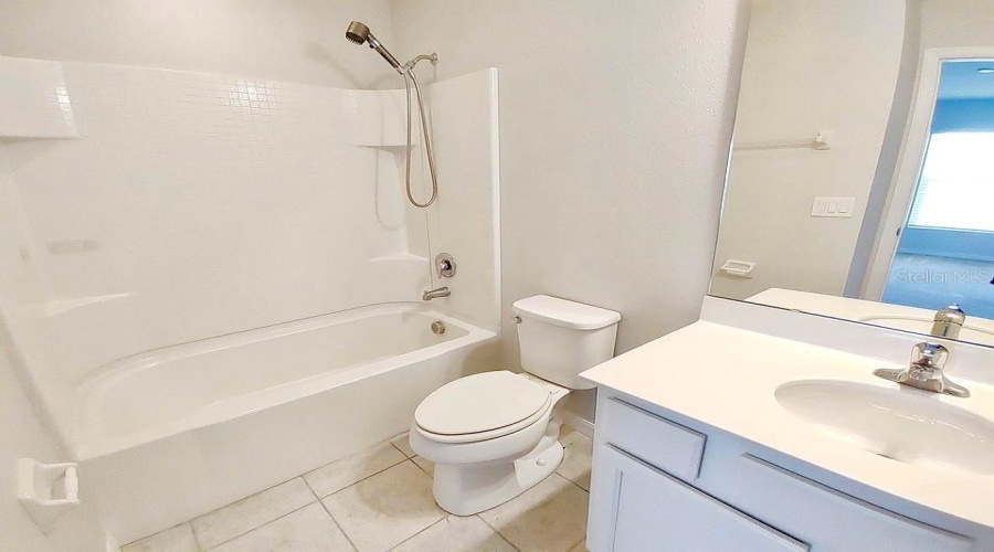 DAVENPORT, Florida 33837, 6 Bedrooms Bedrooms, ,5 BathroomsBathrooms,Residential,For Sale,CROFTON,0,MFRO6359243