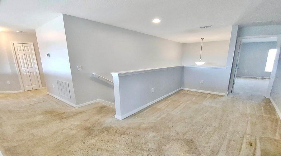 DAVENPORT, Florida 33837, 6 Bedrooms Bedrooms, ,5 BathroomsBathrooms,Residential,For Sale,CROFTON,0,MFRO6359243