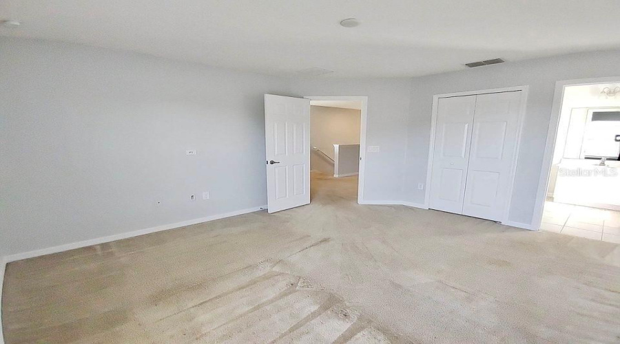 DAVENPORT, Florida 33837, 6 Bedrooms Bedrooms, ,5 BathroomsBathrooms,Residential,For Sale,CROFTON,0,MFRO6359243