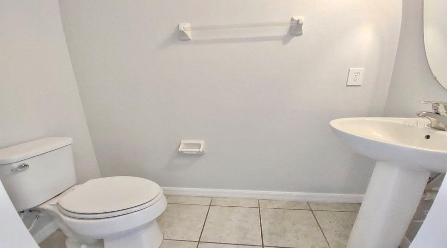 DAVENPORT, Florida 33837, 6 Bedrooms Bedrooms, ,5 BathroomsBathrooms,Residential,For Sale,CROFTON,0,MFRO6359243