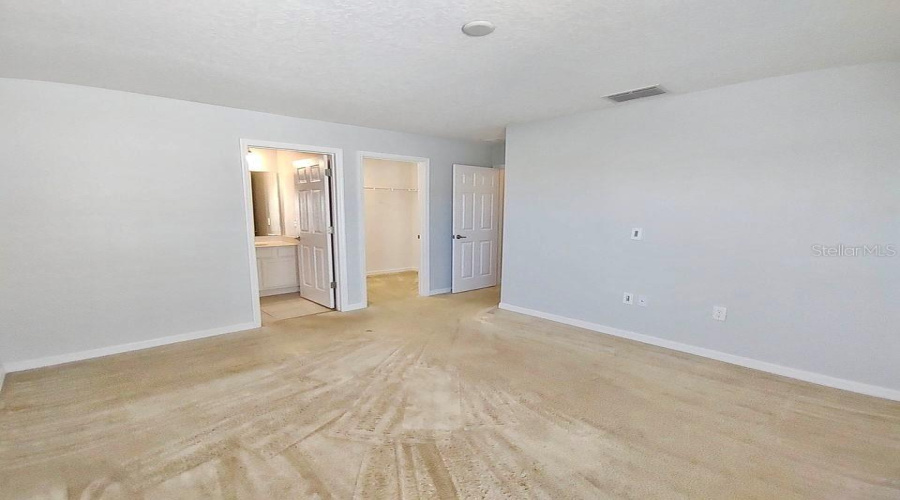 DAVENPORT, Florida 33837, 6 Bedrooms Bedrooms, ,5 BathroomsBathrooms,Residential,For Sale,CROFTON,0,MFRO6359243