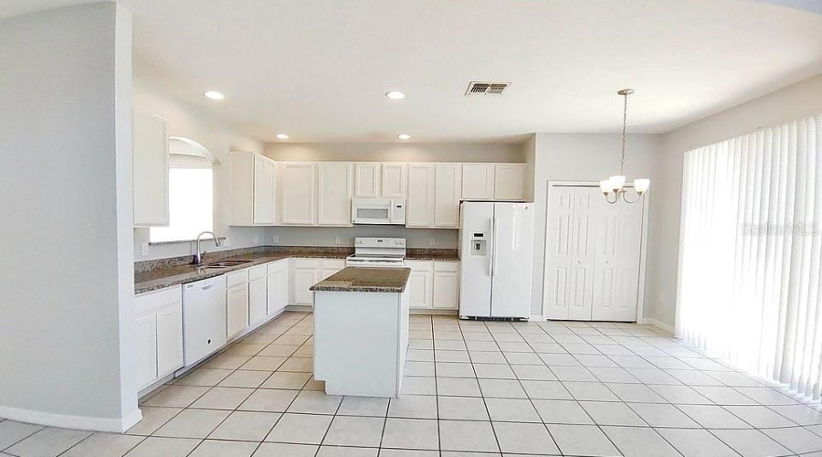 DAVENPORT, Florida 33837, 6 Bedrooms Bedrooms, ,5 BathroomsBathrooms,Residential,For Sale,CROFTON,0,MFRO6359243