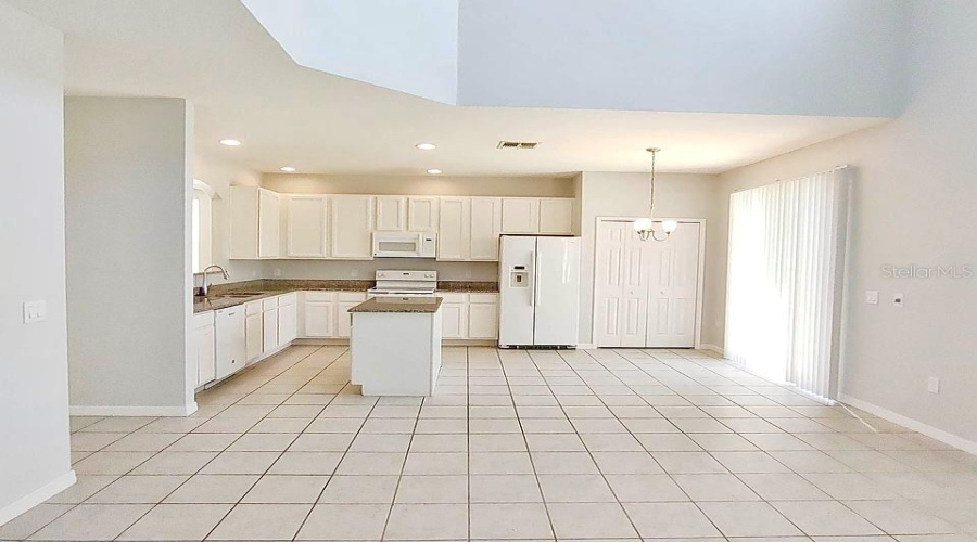 DAVENPORT, Florida 33837, 6 Bedrooms Bedrooms, ,5 BathroomsBathrooms,Residential,For Sale,CROFTON,0,MFRO6359243