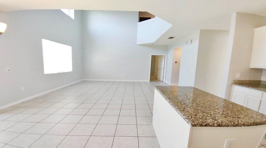 DAVENPORT, Florida 33837, 6 Bedrooms Bedrooms, ,5 BathroomsBathrooms,Residential,For Sale,CROFTON,0,MFRO6359243