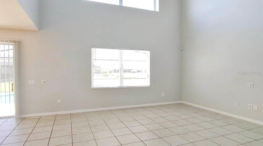 DAVENPORT, Florida 33837, 6 Bedrooms Bedrooms, ,5 BathroomsBathrooms,Residential,For Sale,CROFTON,0,MFRO6359243