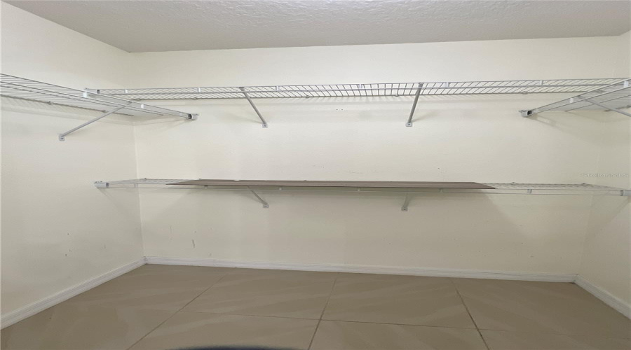 Walk-in closet 1