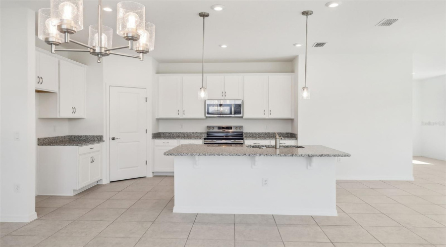 DAVENPORT, Florida 33837, 4 Bedrooms Bedrooms, ,2 BathroomsBathrooms,Residential,For Sale,MEADOW WALK,0,MFRO6359690