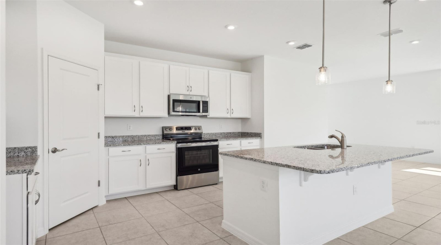 DAVENPORT, Florida 33837, 4 Bedrooms Bedrooms, ,2 BathroomsBathrooms,Residential,For Sale,MEADOW WALK,0,MFRO6359690