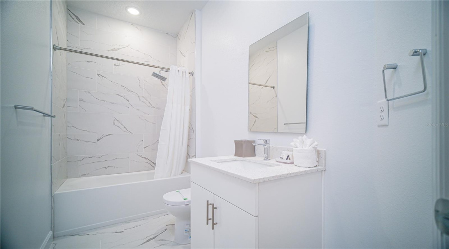 DAVENPORT, Florida 33896, 5 Bedrooms Bedrooms, ,4 BathroomsBathrooms,Residential,For Sale,FAMAGUSTA,0,MFRO6223997