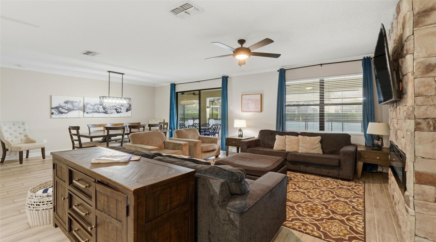 DAVENPORT, Florida 33896, 8 Bedrooms Bedrooms, ,5 BathroomsBathrooms,Residential,For Sale,MOON VALLEY,0,MFRO6359672