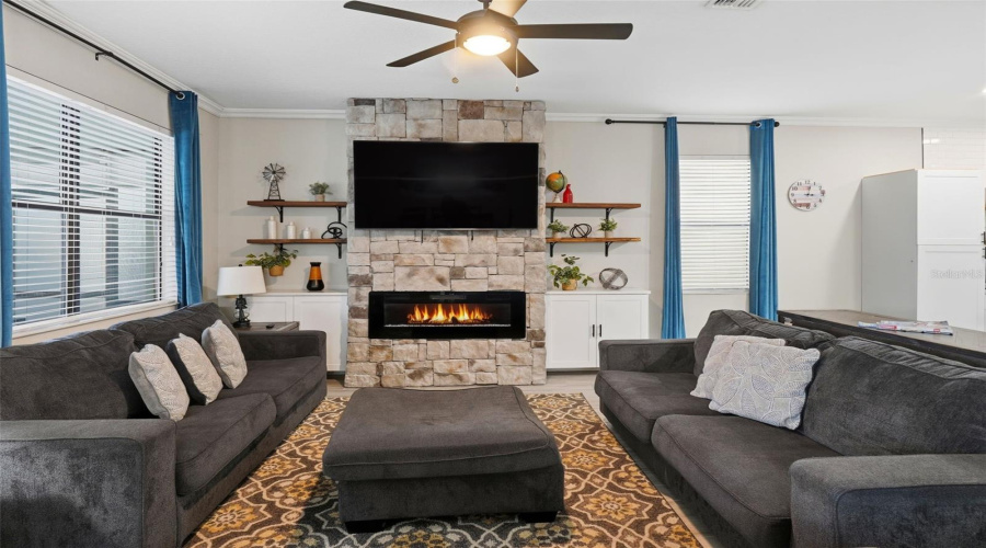 DAVENPORT, Florida 33896, 8 Bedrooms Bedrooms, ,5 BathroomsBathrooms,Residential,For Sale,MOON VALLEY,0,MFRO6359672