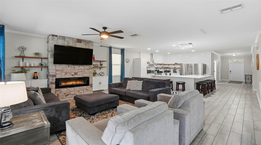 DAVENPORT, Florida 33896, 8 Bedrooms Bedrooms, ,5 BathroomsBathrooms,Residential,For Sale,MOON VALLEY,0,MFRO6359672