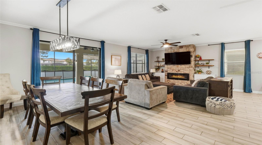 DAVENPORT, Florida 33896, 8 Bedrooms Bedrooms, ,5 BathroomsBathrooms,Residential,For Sale,MOON VALLEY,0,MFRO6359672