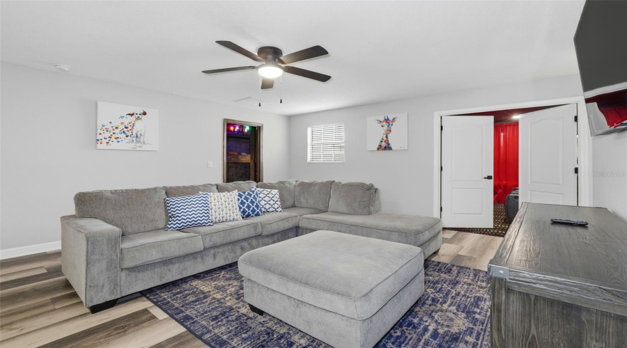 DAVENPORT, Florida 33896, 8 Bedrooms Bedrooms, ,5 BathroomsBathrooms,Residential,For Sale,MOON VALLEY,0,MFRO6359672